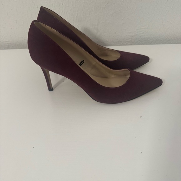 Marc Fisher Women’s Size 11M Burgundy Suede Pointed-Toe Pumps EUC Business - Picture 2 of 9
